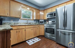 115 E 3rd ST, Holton, KS 66436-8504