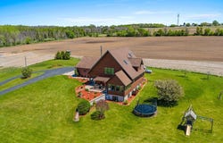910 Shoemaker Rd, Brussels, WI 54204