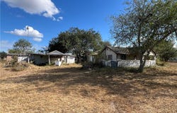 113 4th Street, Mathis, TX 78368