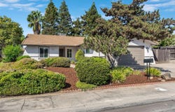 94 N Baron, Clovis, CA 93612