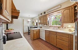 608 W 8th St, Newton, KS 67114