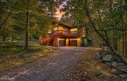 3132 Bear Road, Bushkill, PA 18324