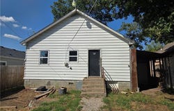 725 W 3rd Street, Pittsburg, KS 66762