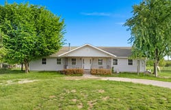 727 Banner Road, Goodman, MO 64843