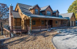 30611 Stonehaven Drive, Warsaw, MO 65355