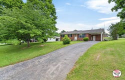 919 Rainbow Dr., Albany, KY 42602