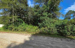 900 Forehand Ln, Cantonment, FL 32533