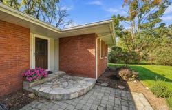 524 Waubonsee Trail, Batavia, IL 60510