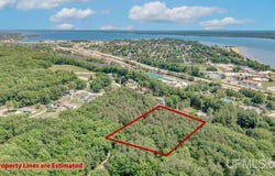 LOUEDA Avenue, Gladstone, MI 49837