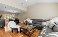 32 Middle Lane, Jericho, NY 11753