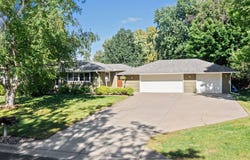 2508 W 140th Street, Burnsville, MN 55337