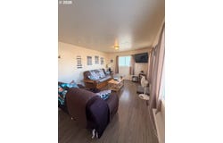 145 S 8TH St, Lakeside, OR 97449