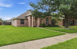 911 SUMNER Drive, Mesquite, TX 75149