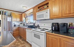 427 N High Street, Mount Victory, OH 43340