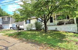 210 E 10th Street, Williamstown, WV 26187