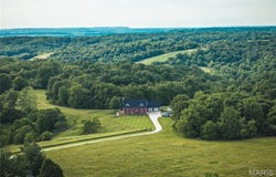 90 Jug Hollow Road, Hardin, IL 62047