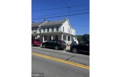 22 W MAIN Street, WINDSOR, PA 17366