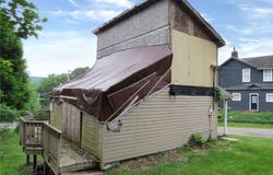 1371 Work St, Crescent, PA 15046