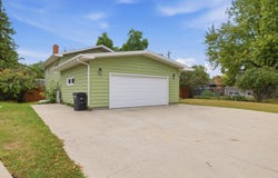 2807 Edgewood Drive N, Fargo, ND 58102