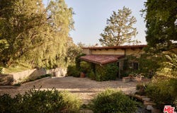 1372 Benedict Canyon Dr, Los Angeles, CA 90210