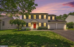 793 HUNTER Drive, PENNSBURG, PA 18073