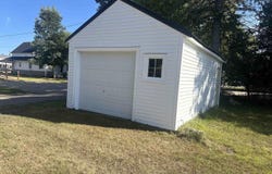 1017 River Avenue, Iron Mountain, MI 49801