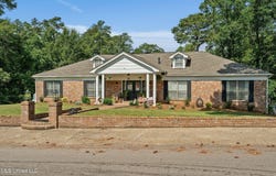 725 Hillcrest Loop, Petal, MS 39465
