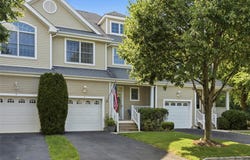 2 Emilys Way, East Setauket, NY 11733