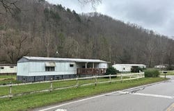 13280 Hwy 38, Lejunior, KY 40849