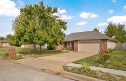 102 Emily Lane, Willard, MO 65781