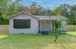 805 North St, Gladewater, TX 75647
