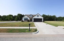 1916 E Tucson Place, Broken Arrow, OK 74011
