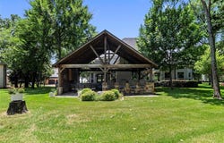 301 Saint Andrews Dr, Mabank, TX 75156