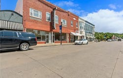 110-114 E Broadway Avenue, Excelsior Springs, MO 64024