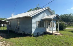 300 Harrison Avenue, Newcastle, TX 76372