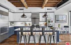 2120 Narcissus Ct, Venice, CA 90291