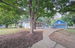 435 S Westgate Road, Garnett, KS 66032