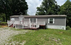 1366 Pearl Hinds Road, Jamestown, TN 38556