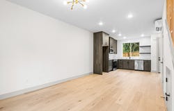 5213 SW Vacuna St, Portland, OR 97219