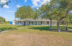 104 Old Beeville Highway, Refugio, TX 78377