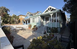34 Dudley Ave, Los Angeles, CA 90291