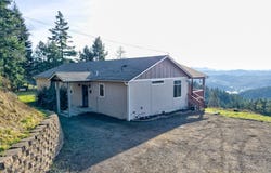 175 DOE Rd, Glide, OR 97443