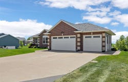 1490 Ridgeview Ave, WestLiberty, IA 52776
