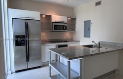 185 SW 7th St, Miami, FL 33130
