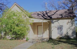 101 E Commerce, San Saba, TX 76877