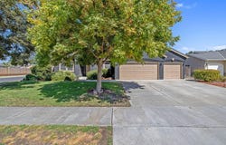 912 Apple Avenue, Lemoore, CA 93245