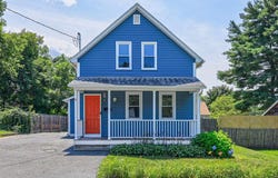 17 Temple St, Palmer, MA 01069