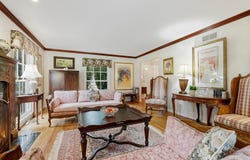 59 Sheffield Lane, Oak Brook, IL 60523