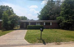 6411 Julia Dr, Milton, FL 32570