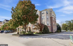 1010 CREST Way, YORK, PA 17403